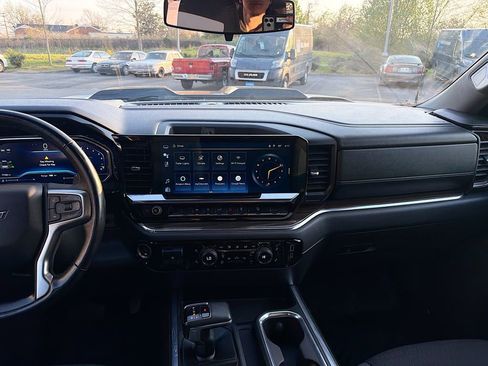 Used 2023 Chevrolet Silverado 1500 LT Trail Boss w/ Protection Package image 18