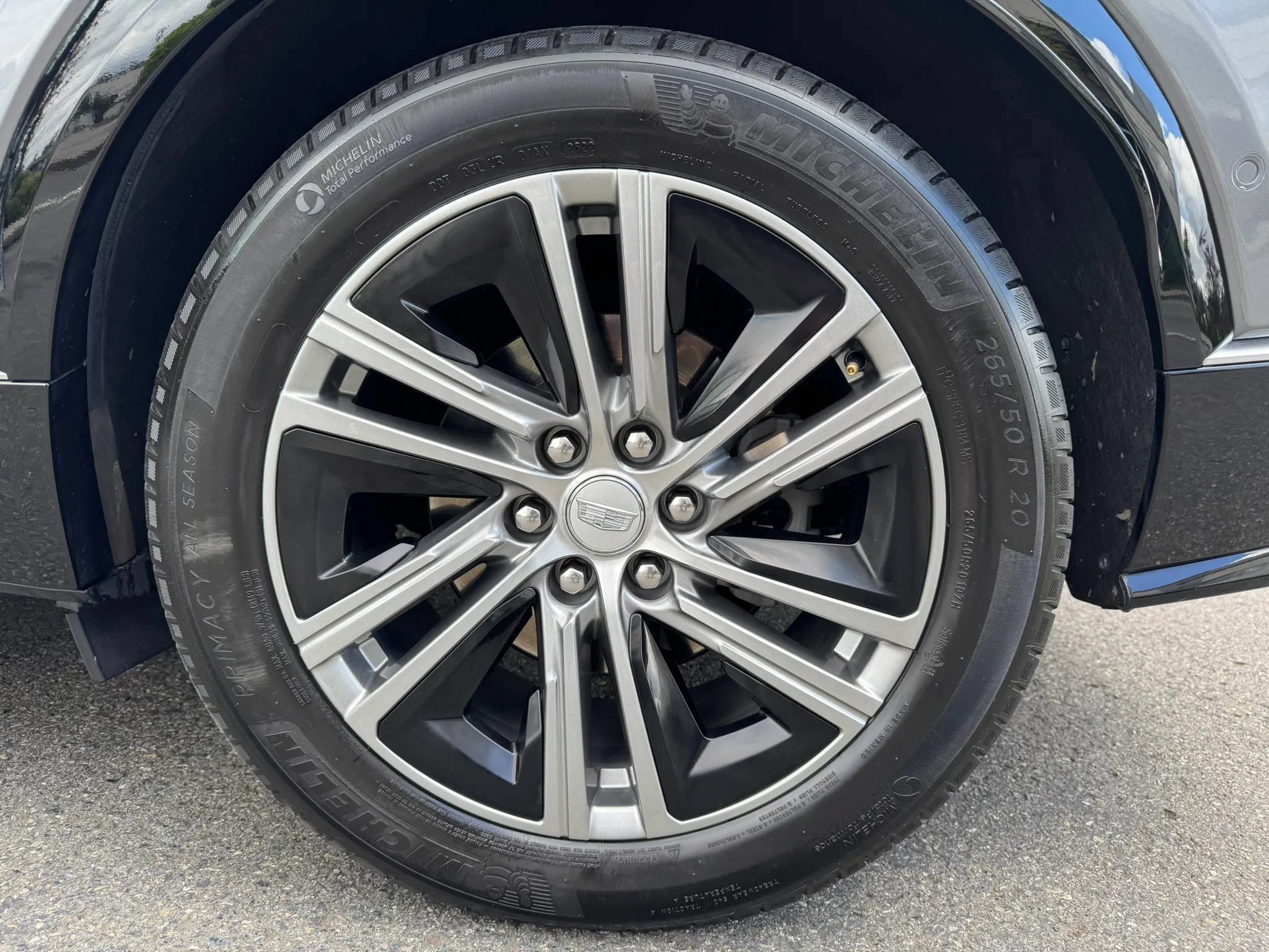 Used 2023 Cadillac Lyriq AWD image 17