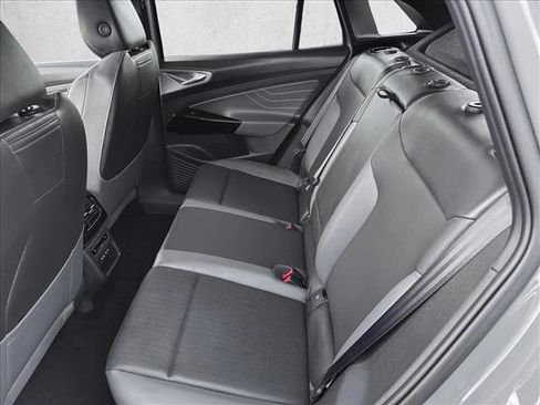 Used 2023 Volkswagen ID.4 Pro S Plus image 18