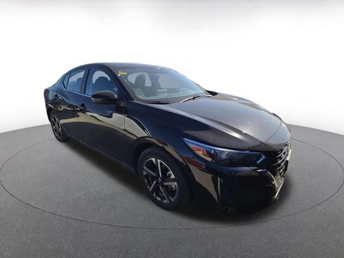 Used 2025 Nissan Sentra SV image 2