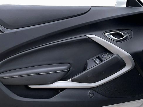 Used 2020 Chevrolet Camaro SS RWD image 21