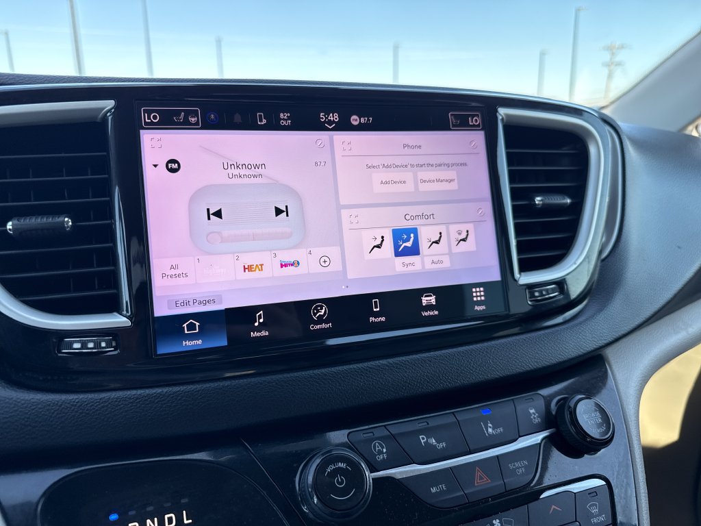 Used 2021 Chrysler Pacifica Touring-L FWD image 18