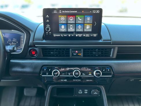 Used 2025 Honda Pilot Black Edition image 16