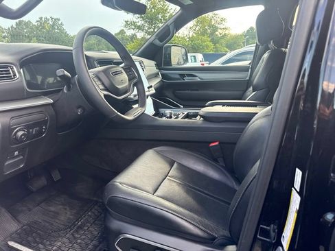 Used 2024 Jeep Wagoneer Series II AWD/4WD image 3