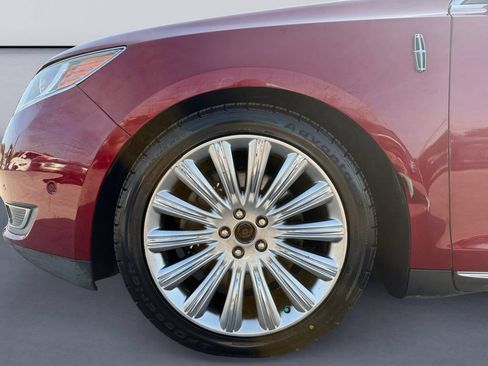 Used 2013 Lincoln MKS AWD image 9