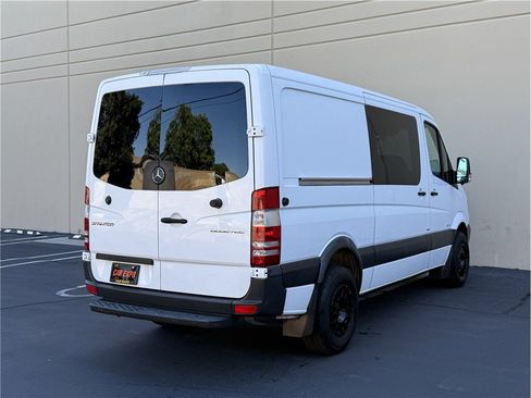 Used 2016 Mercedes-Benz Sprinter 2500 image 7