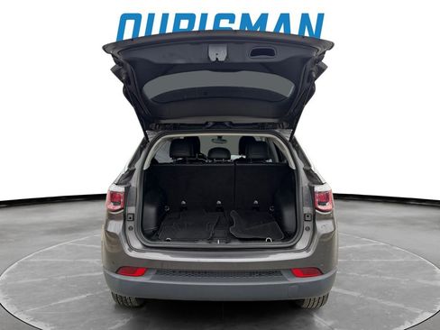 Used 2019 Jeep Compass Latitude image 23