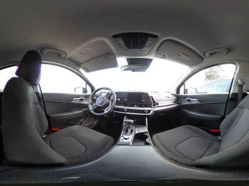Used 2025 Kia Sportage LX image 40