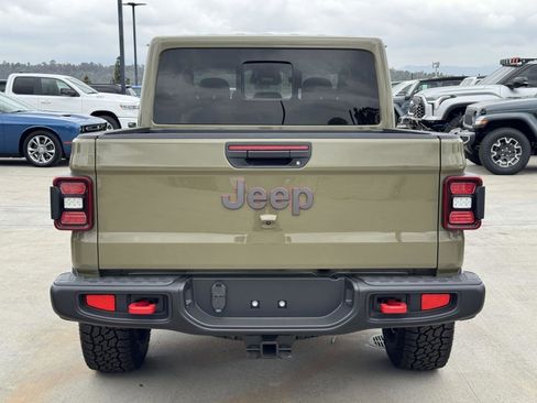 New 2026 Jeep Gladiator Rubicon w/ Steel Power Dome Hood Package AWD/4WD image 5