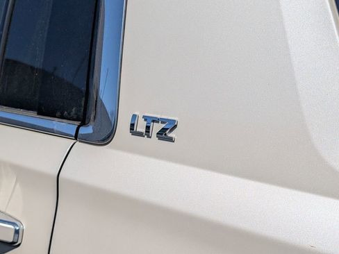 Used 2015 Chevrolet Suburban LTZ image 11