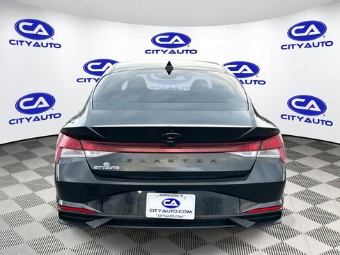 Used 2023 Hyundai Elantra SEL image 5