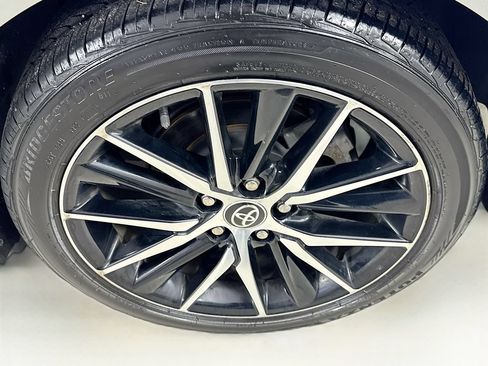 Used 2021 Toyota Camry SE FWD image 36