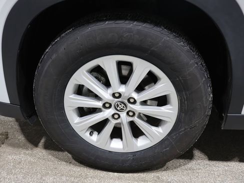 Certified 2024 Toyota Grand Highlander XLE image 8