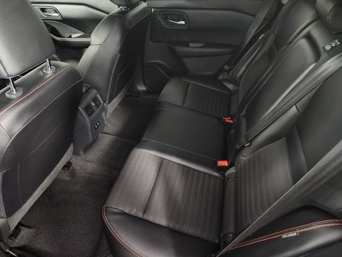 Used 2025 Nissan Rogue SV AWD/4WD image 18