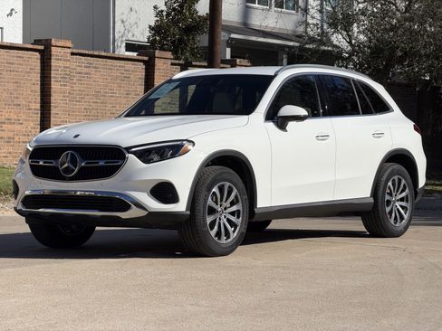 Certified 2025 Mercedes-Benz GLC 300 4MATIC image 9