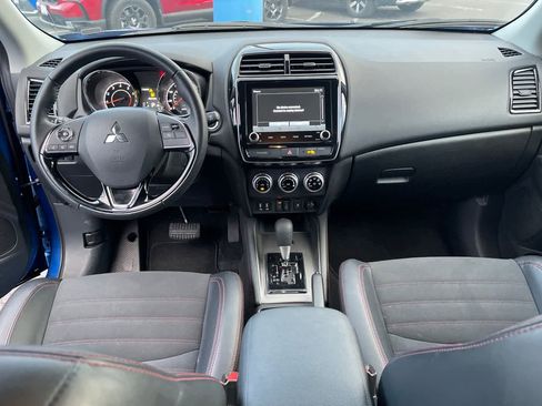 Used 2024 Mitsubishi Outlander Sport SE image 3