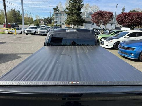 Used 2021 Toyota Tacoma Limited w/ Blackout Package (TMS) AWD/4WD image 12