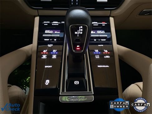 Used 2022 Porsche Cayenne w/ Premium Package image 53