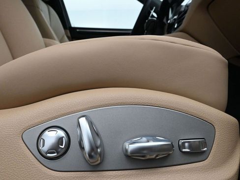 Used 2025 Porsche Macan image 15