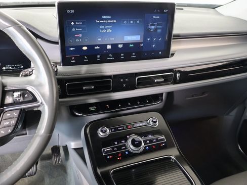 Used 2021 Lincoln Nautilus Reserve image 5