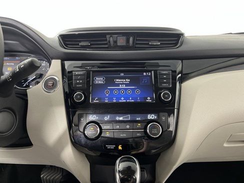 Used 2022 Nissan Rogue Sport SV FWD image 21
