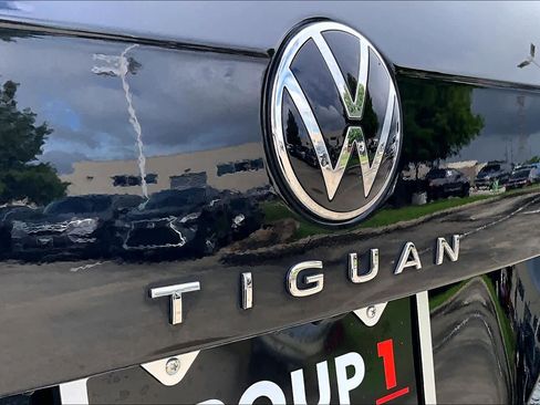 Used 2023 Volkswagen Tiguan SE FWD image 29