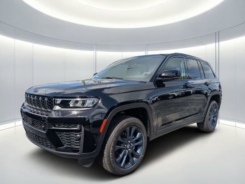 New 2026 Jeep Grand Cherokee Limited AWD/4WD image 8