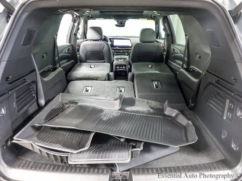 Used 2024 Chevrolet Traverse RS w/ LPO, Floor Liner Package AWD/4WD image 24