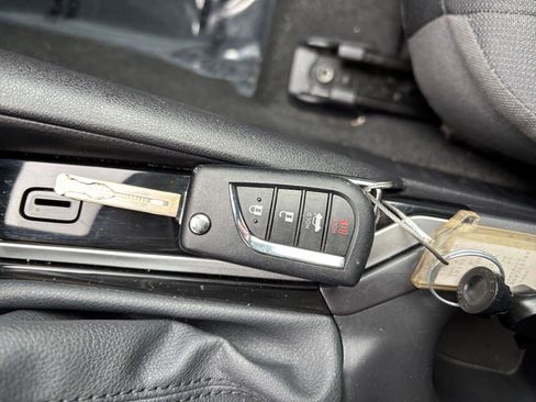 Used 2025 Toyota Corolla LE image 22