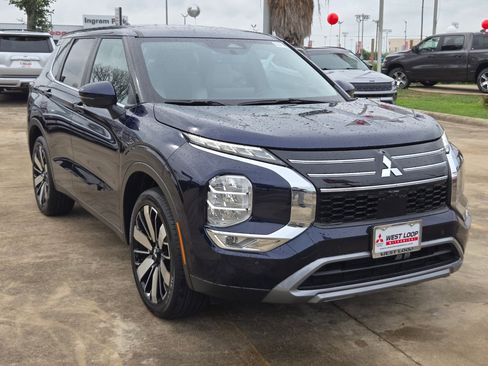 Used 2025 Mitsubishi Outlander SE FWD image 7