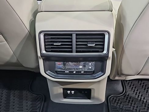 New 2026 Volkswagen Atlas SE FWD image 18