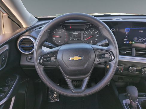 Used 2024 Chevrolet Trax LS image 12