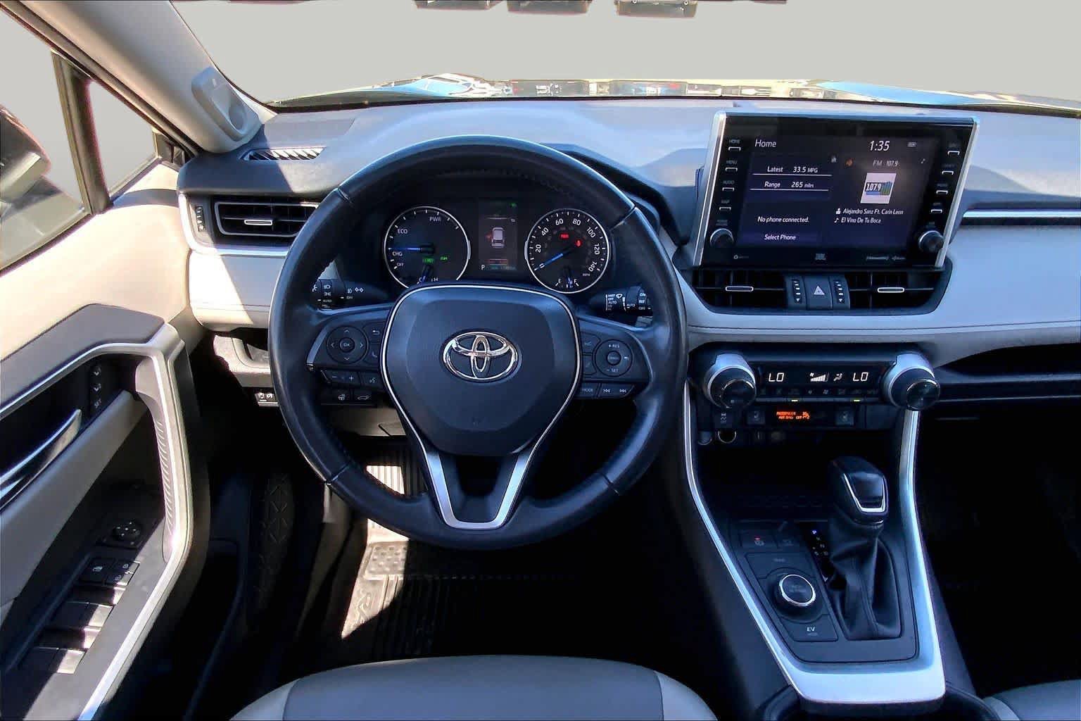Used 2022 Toyota RAV4 XLE Premium AWD/4WD image 6