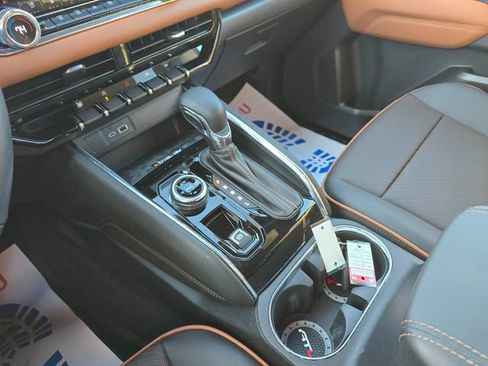 Used 2024 GMC Canyon AT4 w/ AT4 Premium Package image 20