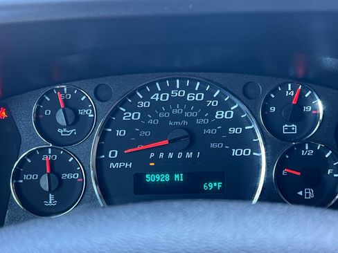 Used 2022 Chevrolet Express 2500 w/ Driver Convenience Package RWD image 34