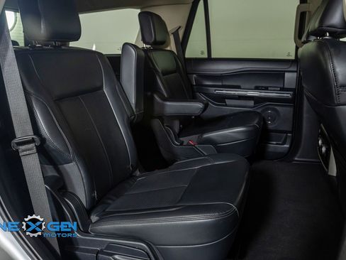 Used 2024 Ford Expedition XLT image 38
