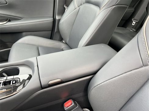 Used 2025 Toyota Crown Signia image 19