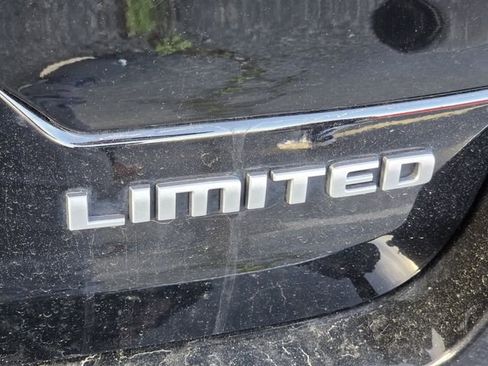 Used 2024 Jeep Grand Cherokee Limited image 9