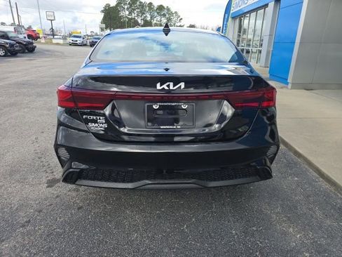 Used 2024 Kia Forte LX FWD image 4