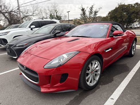Used 2017 Jaguar F-TYPE image 4