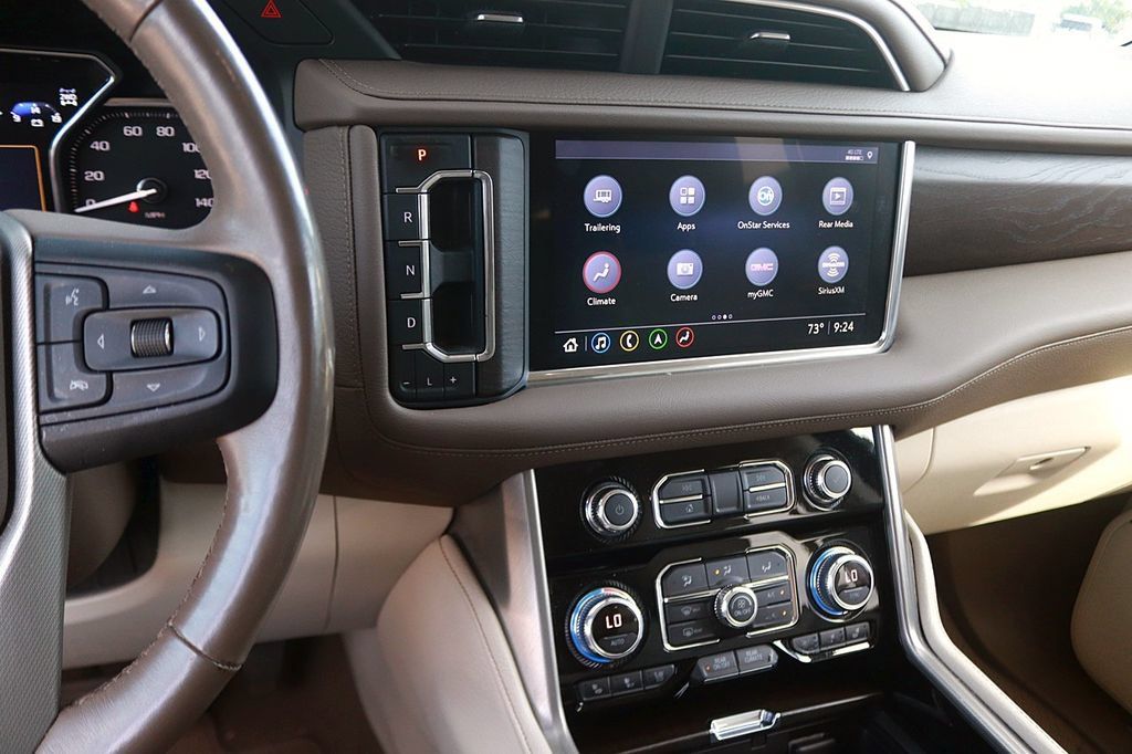 Used 2021 GMC Yukon XL Denali w/ Denali Premium Package AWD/4WD image 25
