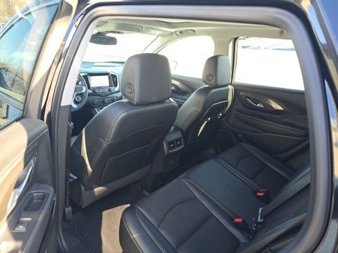 Certified 2023 GMC Terrain SLT w/ Infotainment Package II image 10