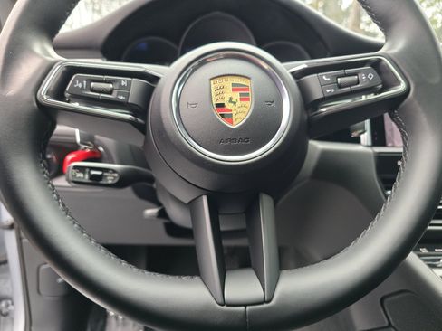 Certified 2024 Porsche Macan S image 37