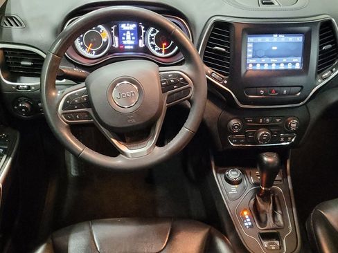 Used 2021 Jeep Cherokee Latitude Plus image 22