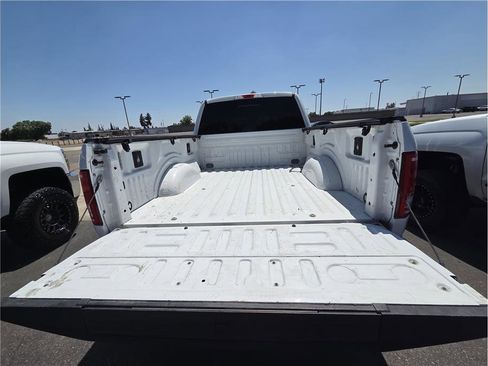 Used 2017 Ford F150 XLT w/ Equipment Group 302A Luxury AWD/4WD image 9