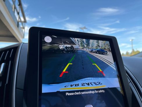 Used 2024 Ford Edge SEL image 17