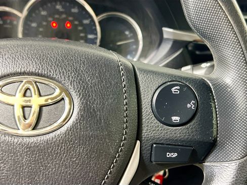 Used 2016 Toyota Corolla LE image 17