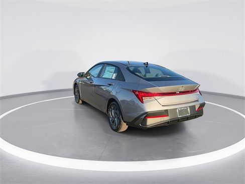 New 2026 Hyundai Elantra Blue image 6