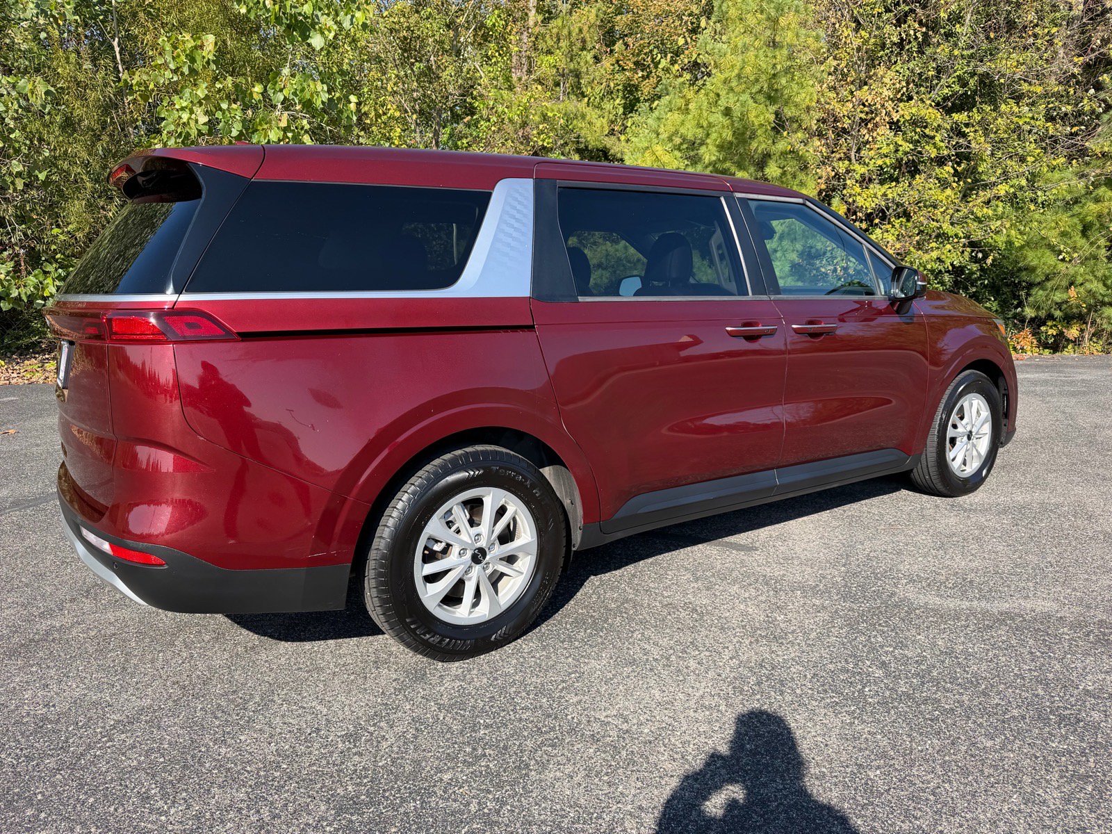 Used 2024 Kia Carnival LX FWD image 13