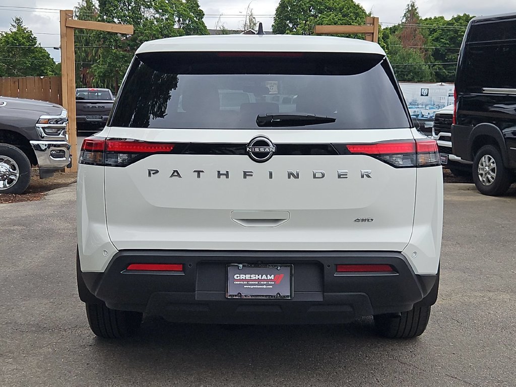 Used 2025 Nissan Pathfinder S AWD/4WD image 6